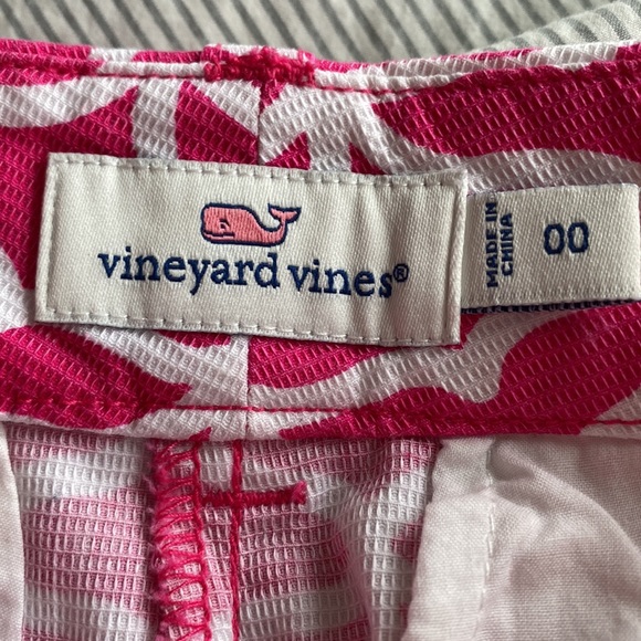 🌟Host Pick🌟 Vineyard Vines Whale Tail Print Everyday Shorts - Picture 7 of 9